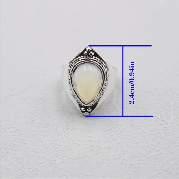 BOHEMIAN SILVER MOONSTONE RING - Picture 3 of 5
